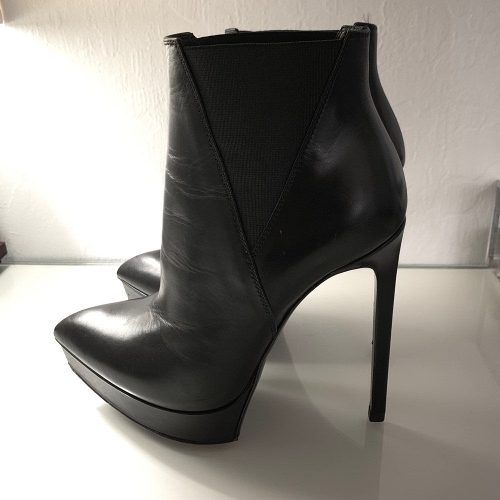 Saint Laurent Janis booties size 34